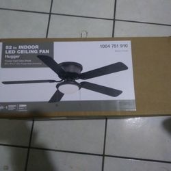 52 in InDoor Led CeiLing fan 