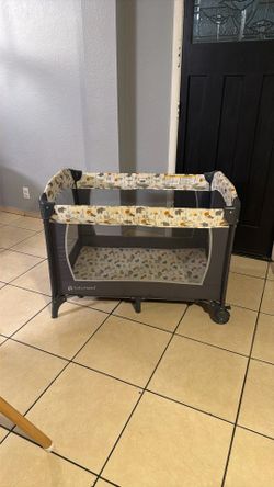 Baby trend Playpen