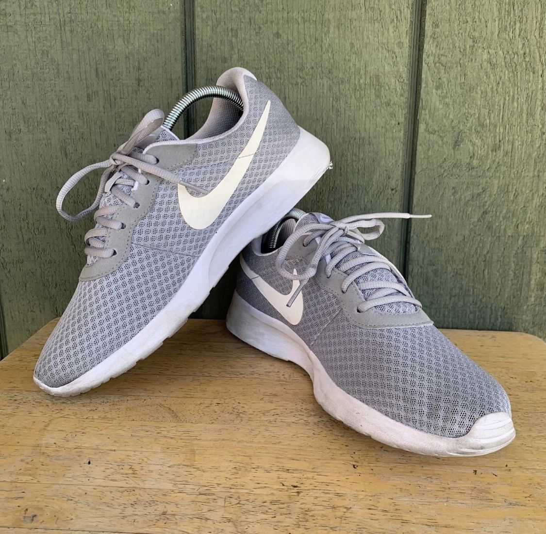 Nike Tanjun Athletic Running Shoes Womens 11 Gray White Lace Up Comfort Light