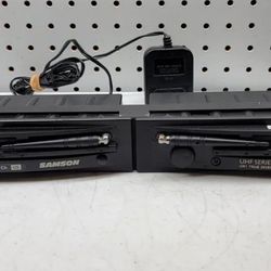 Samson UHF Series One, UR1 True Diversity Receiver Pair with Power Adapters