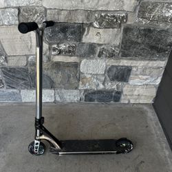 Lucky Trick Scooter with Cole Trick Deck and Fuzion Z300 Wheels