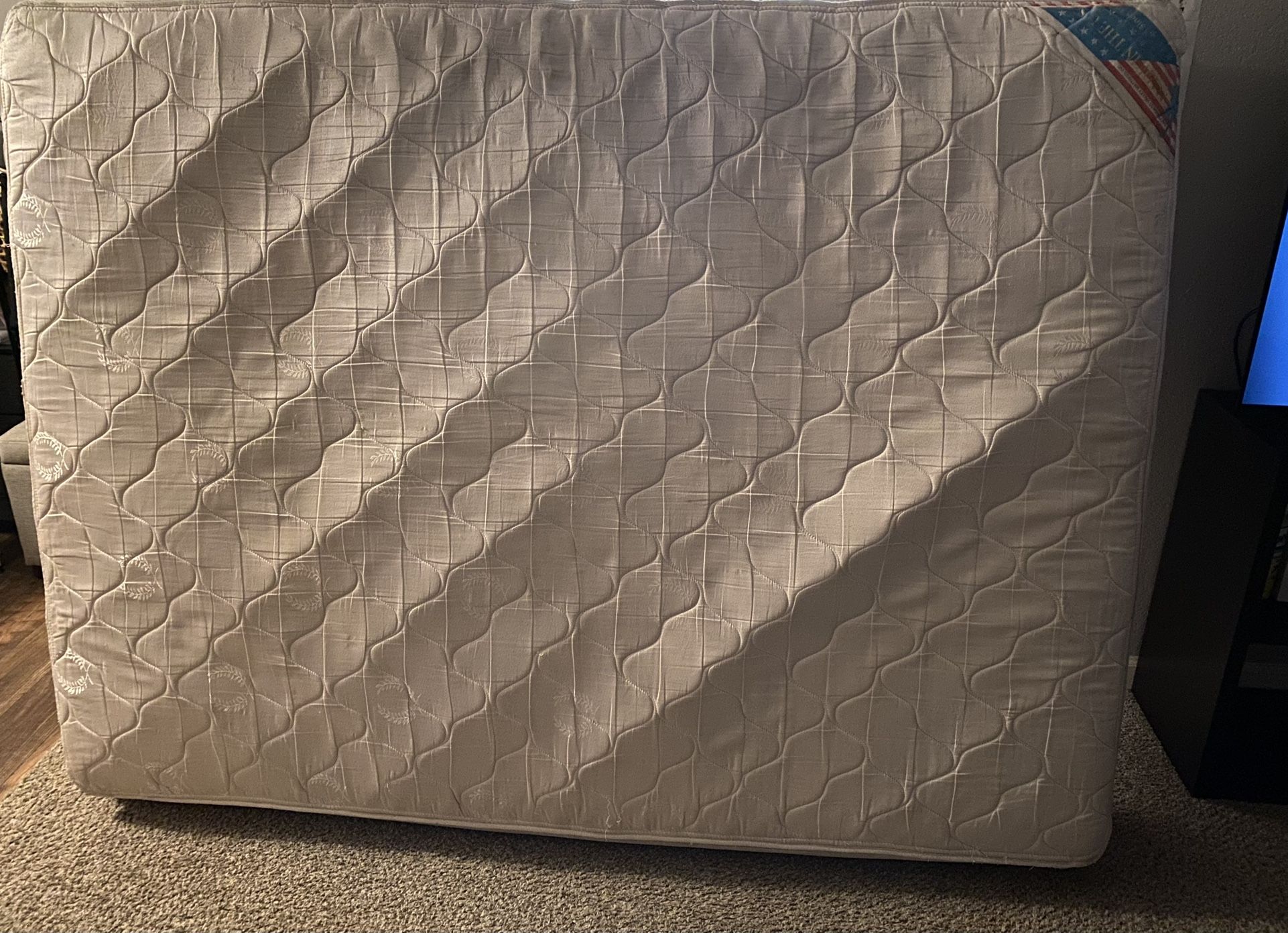 Like New Thick/Fluffy Queen Mattress!