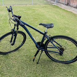 Schwinn Trailway Hybrid Bike – 700C Wheels – Shimano Gears – $79
