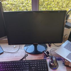 Computer Monitor & Keyboard