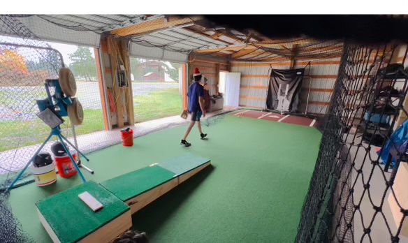 Indoor/outdoor Batting Cage W/ pitching Machine