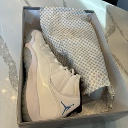 Jordan 11 Legend Blue