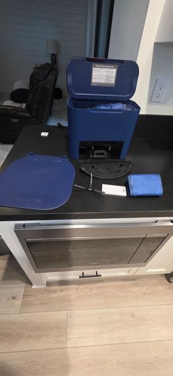 Robot Mop with Charging Station and Accessories