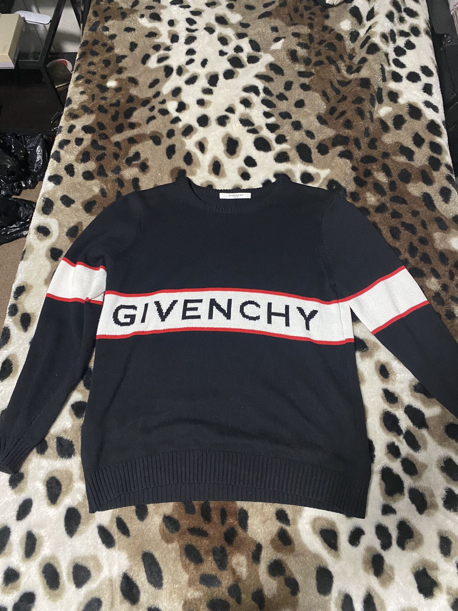 Monetair speler ik wil Givenchy wool jumper sweater 100% Authentic for Sale in Lake Elsinore, CA -  OfferUp