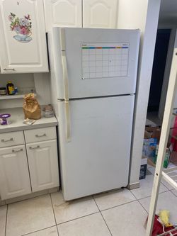 White Top-Freezer Refrigerator