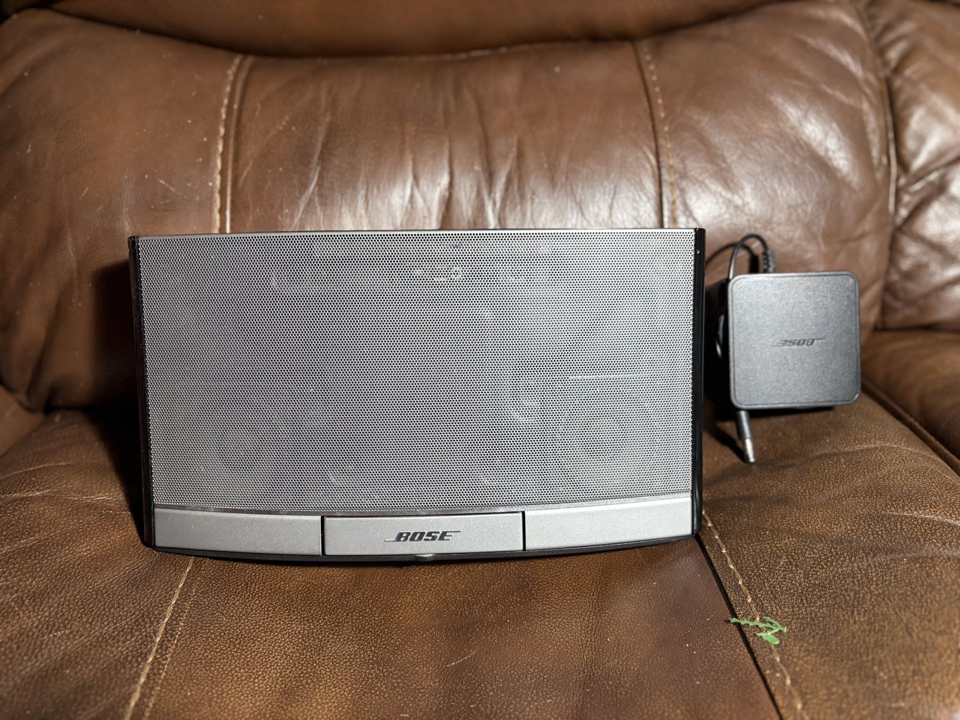 Bose SoundDock Portable iPod/iPhone Speaker Dock (Black, 30-Pin, Lightning, 8W, 1 Port