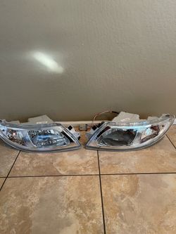 2002 to 2018 International Durastar 4200, 4300, 4400, 4900 Trucks headlights