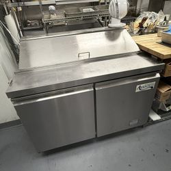 Avantco Prep Sandwich Station 