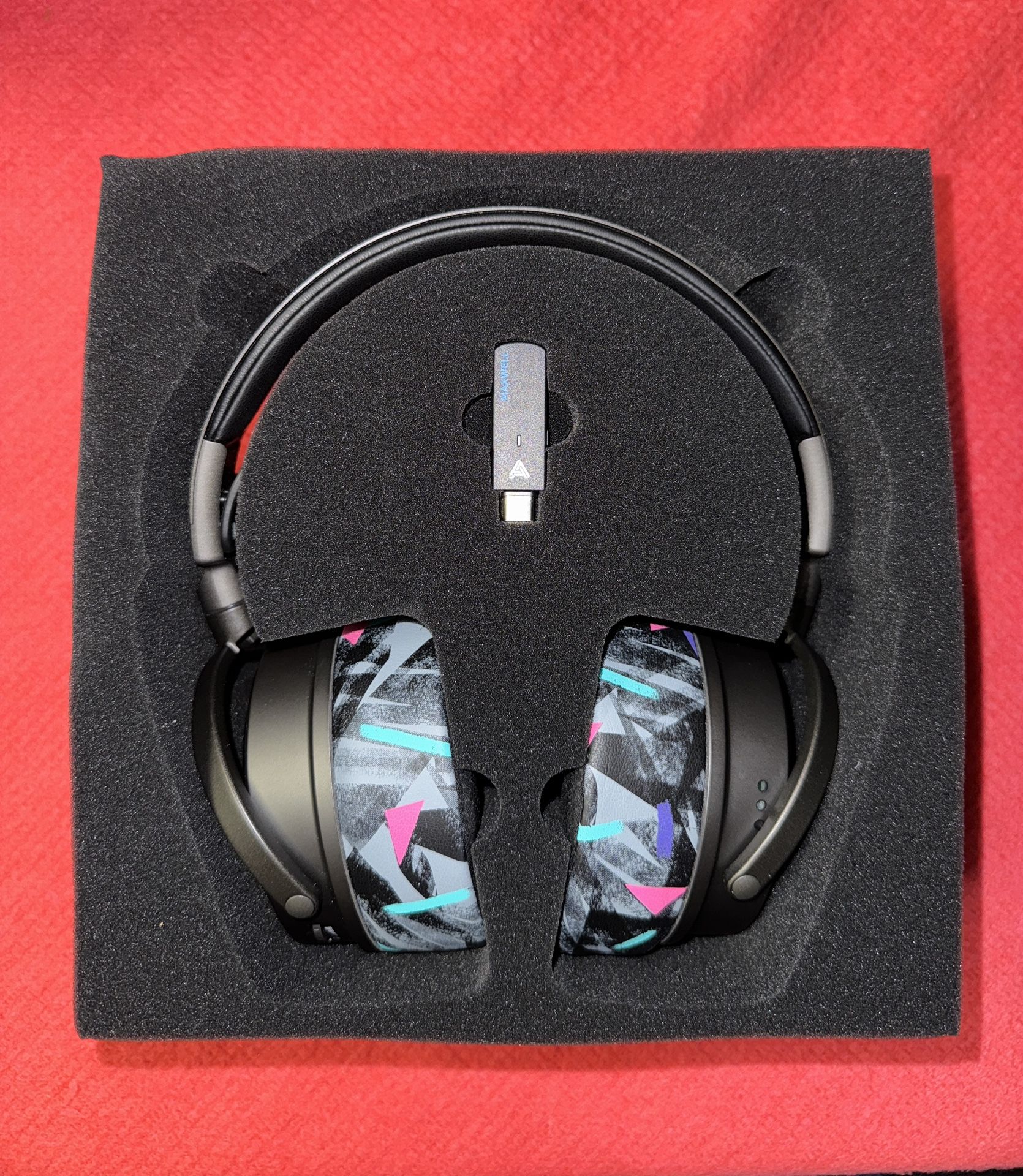 MAXWELLs Wireless Studio/Gaming Headset