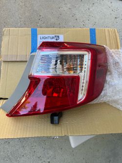 Free Toyota Camry Tail light NEW