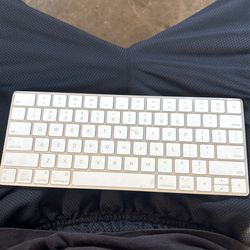 Wireless Apple Keyboard 