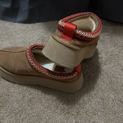 Ugg Slippers  Size 5 Woman’s 