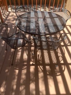 Black Iron Patio Set w 4 Chairs