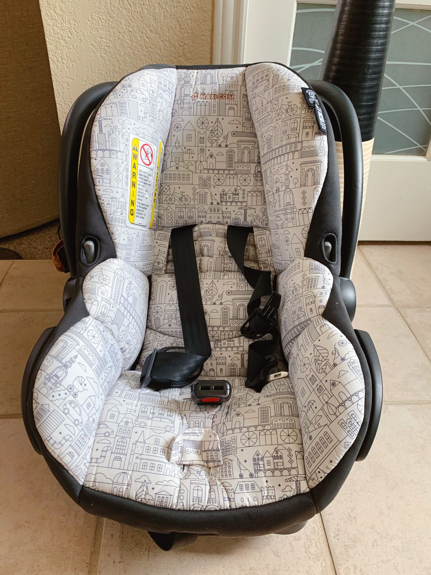 Maxi Cosi Infant car seat/baby carrier