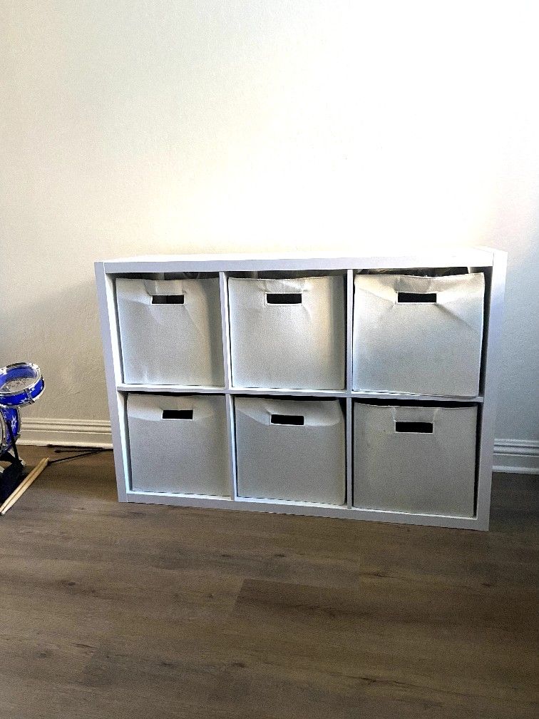 White 6 Cube Storage Container.