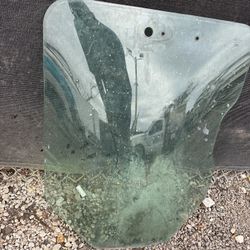 Bobcat S185 Front Glass