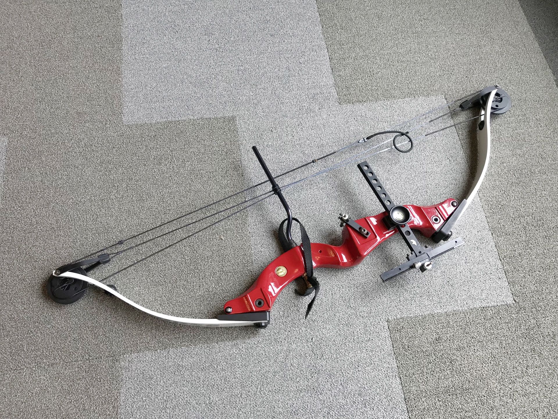 Hoyt Eclipse RH Compound Bow | Case | Arrows | Quiver | Stabilizer