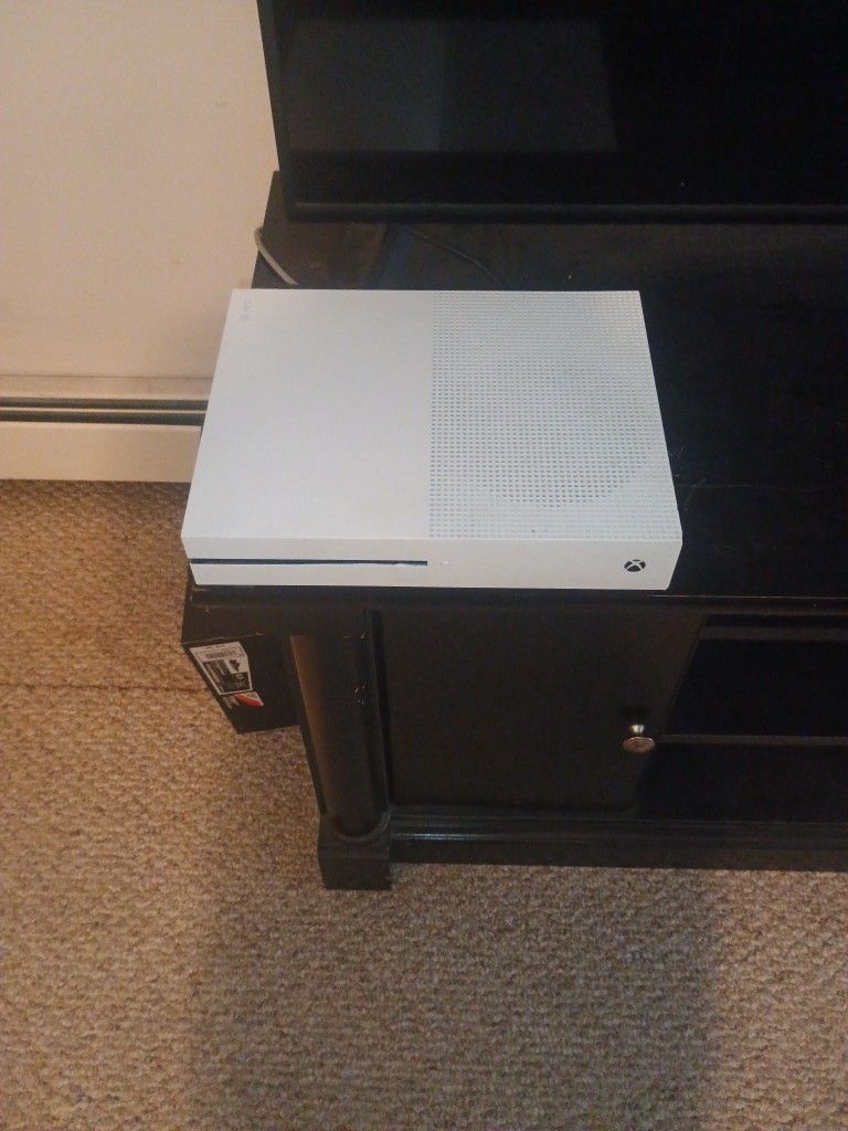 Xbox 1 S Previous Generation 1tb