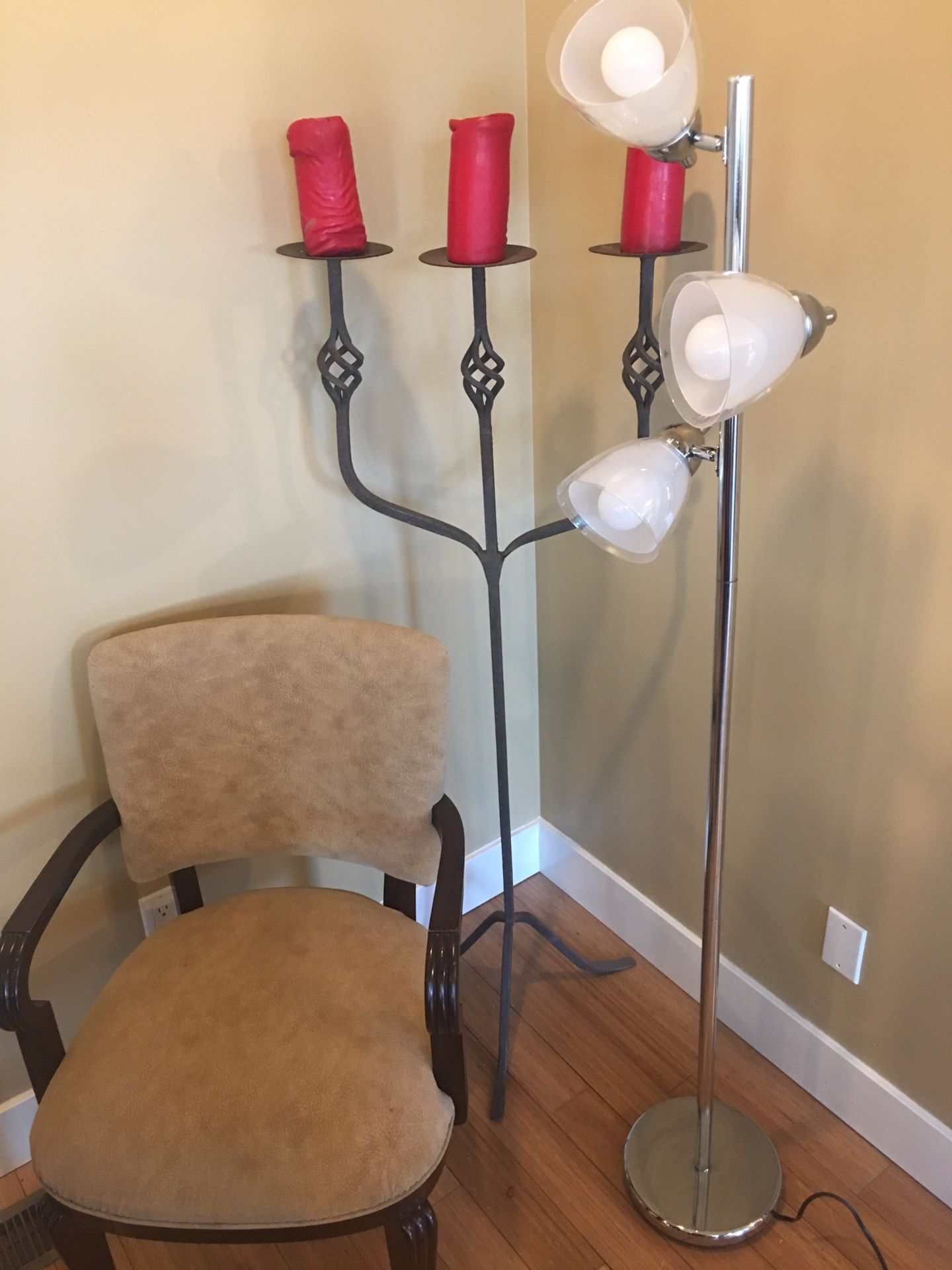 Tasteful Floor lamp with dimmer