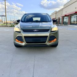 🚗 2013 Ford Escape S – Clean Title