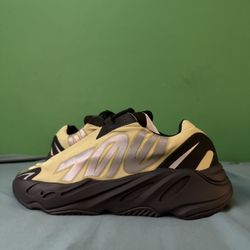 Adidas Yeezy 700 MNVN Resin Size 11
