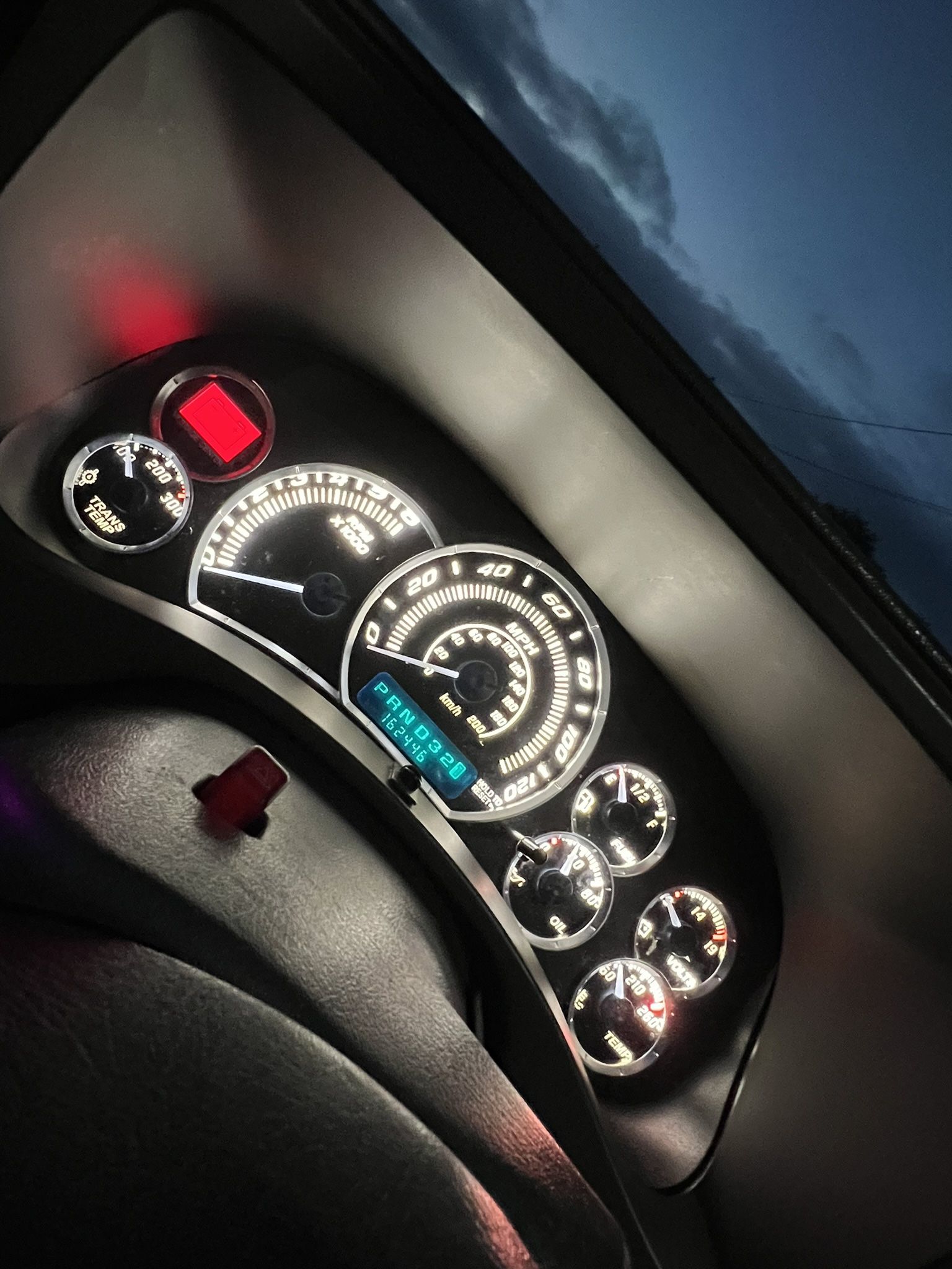 99-02 Escalade Cluster