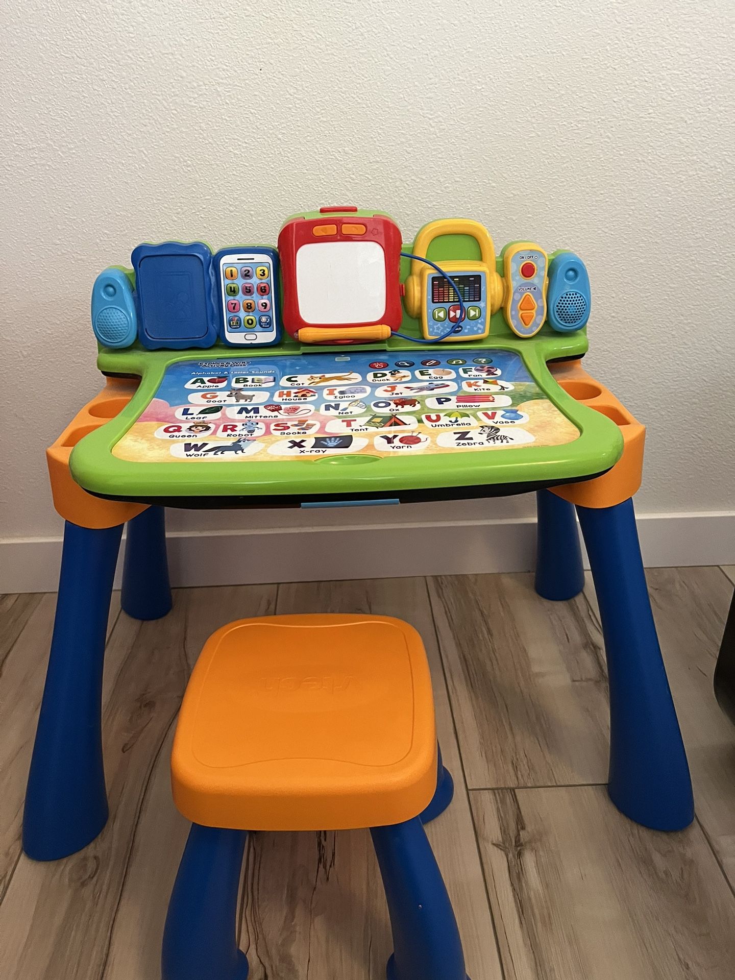 VTech Explore And Write Activity Desk