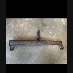 Antique- Single Tree Yoke - Oly/lacey  