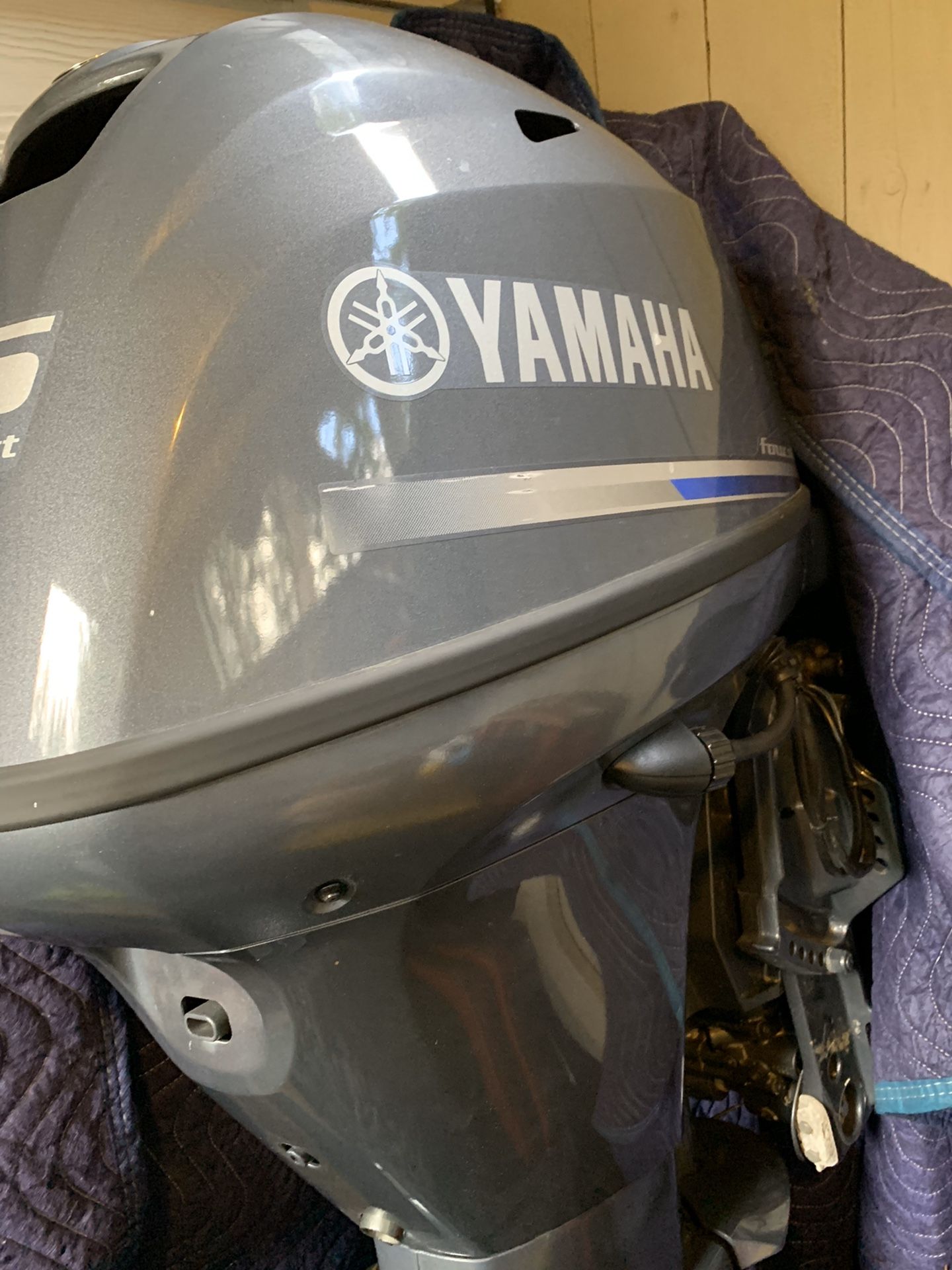 Yamaha , 2017 4 Stroke , 25 hp , 10 hrs like new! Electric start and electric trim and tilt.