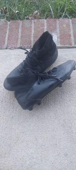 Soccer Cleat  Adidas Predator  Size 10 Great Condition 