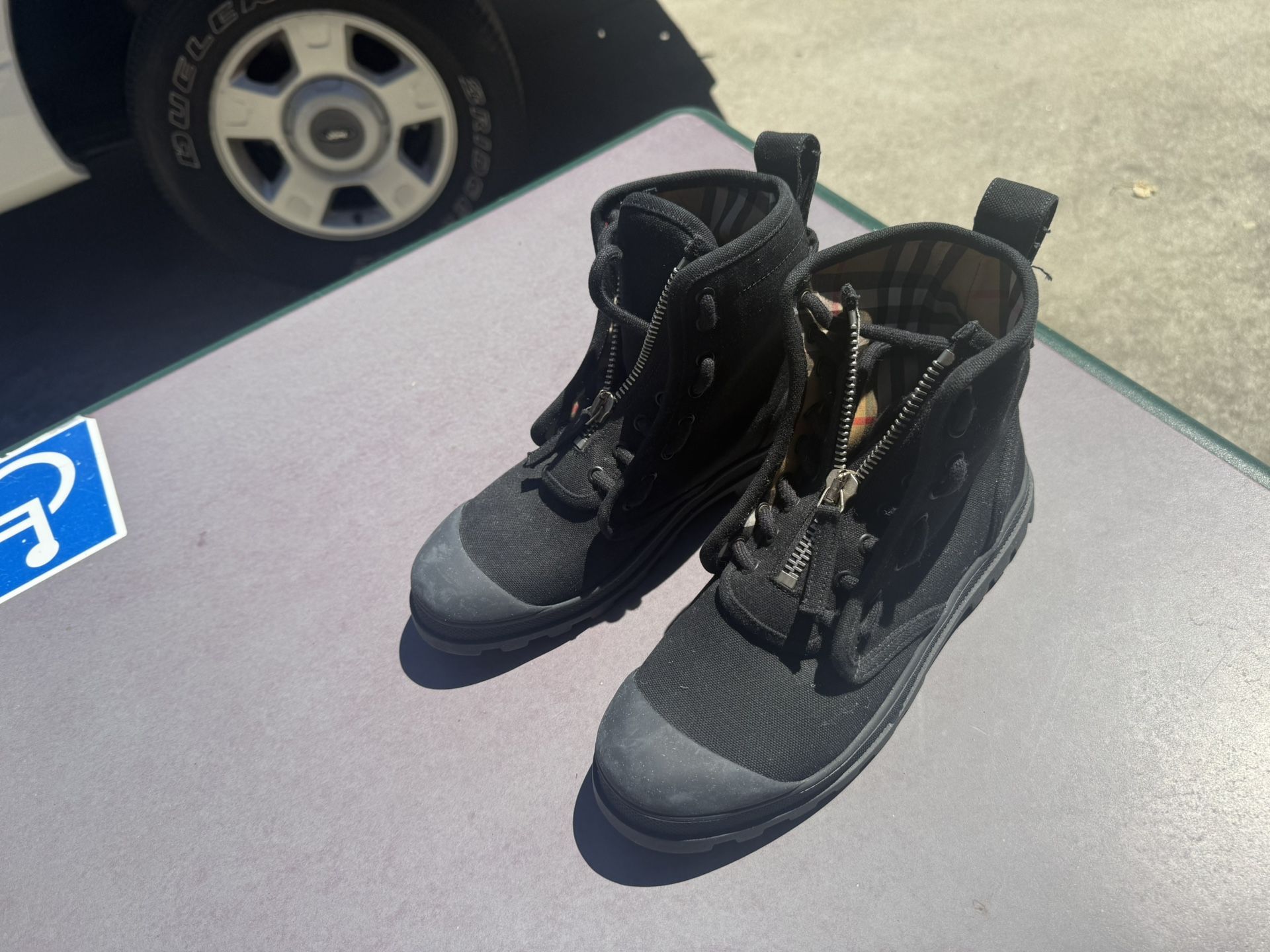 Burberry Women’s Lismore Leather Ankle Boots – Authentic Size 40