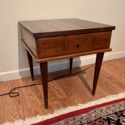 Mid Century Modern Nightstand/ End Table