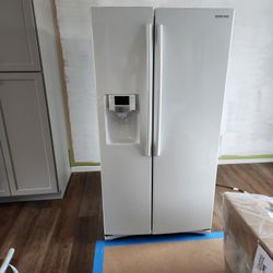 Kitchen Aid Dishwasher Gas Stove & Samsung Fridge