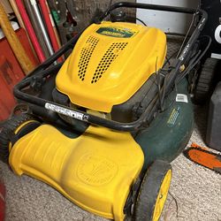 Yard-Man Self Propelled Lawn Mower 22” Cut