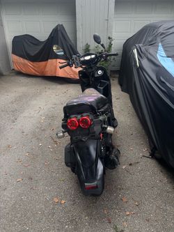 150cc Black Moped Scooter with Custom Seat