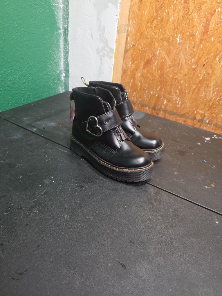 Dr Martin Boots Womens Size 9