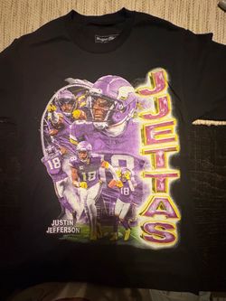 Small Justin Jefferson #18 Vikings Graphic T-Shirt