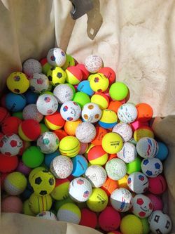 225 colored golfballs