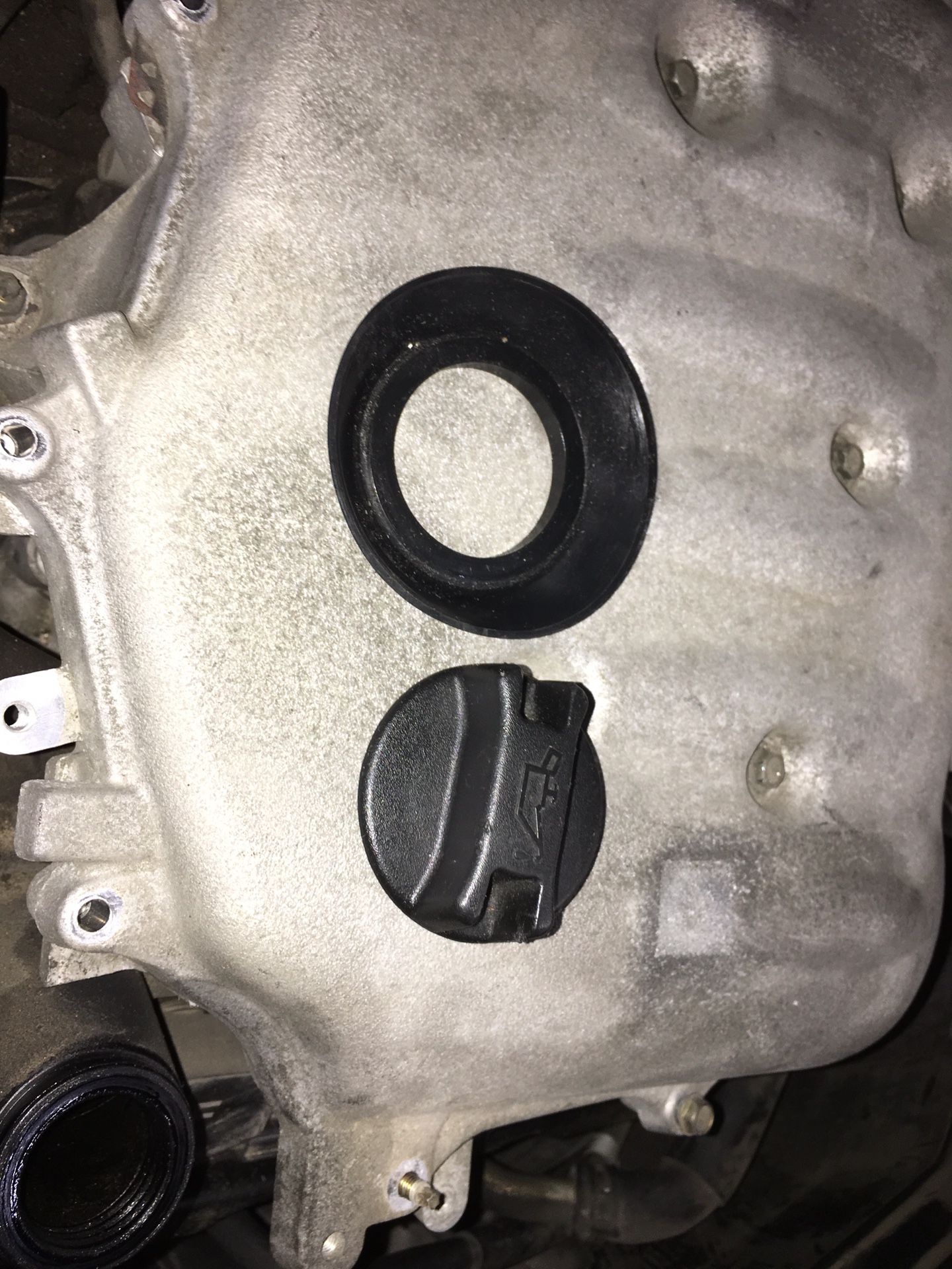 Engine Motor Oil Filler Cap/Cover + Rubber piece - Nissan/Infiniti G35