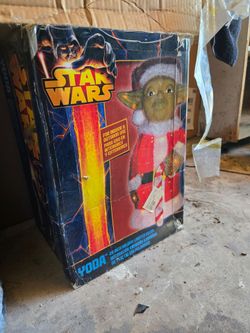 Star Wars Yoda 28-Inch Holiday Lighted Decor
