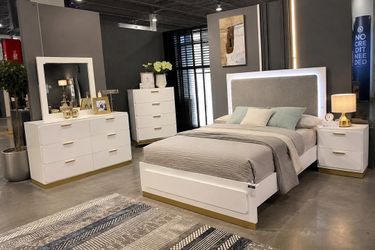 BEDROOM SET/ NEW / OFFER