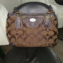 COACH PURSE  (REAL)