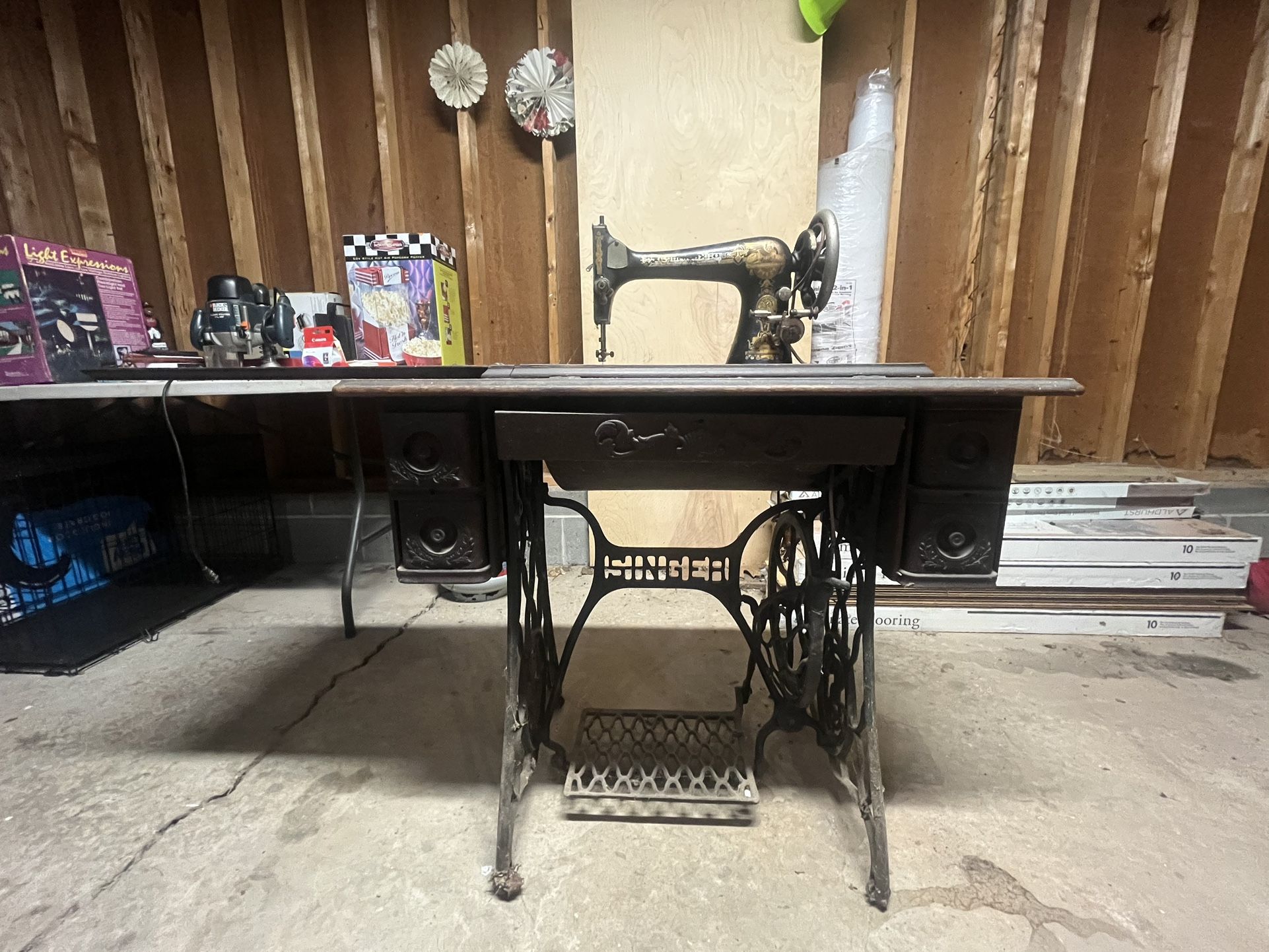 Singer Foot Pedal Sewing Machin