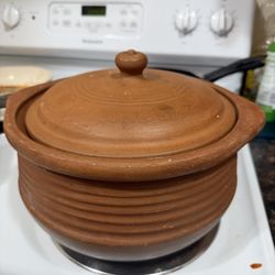 Clay Cooking Pot with Lid – 3.3 Qt Earthenware Cooker