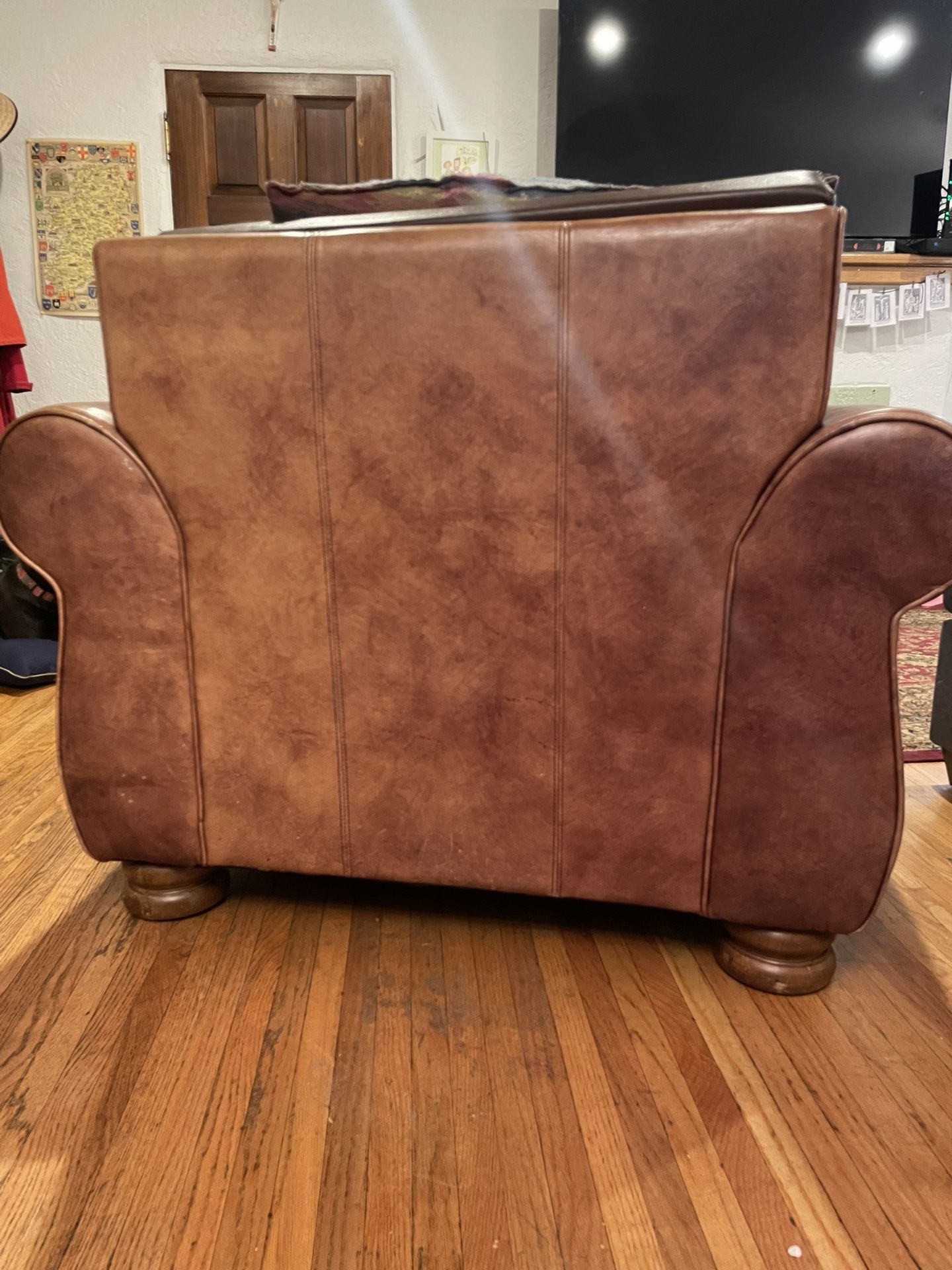 2 Thomasville Leather Club Chairs With Ottomans for Sale in