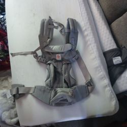 Ergobaby 360 infant to toddler carrier